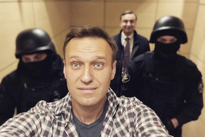 Евросоюз потребовал провести независимое расследование отравления Навального в Томске