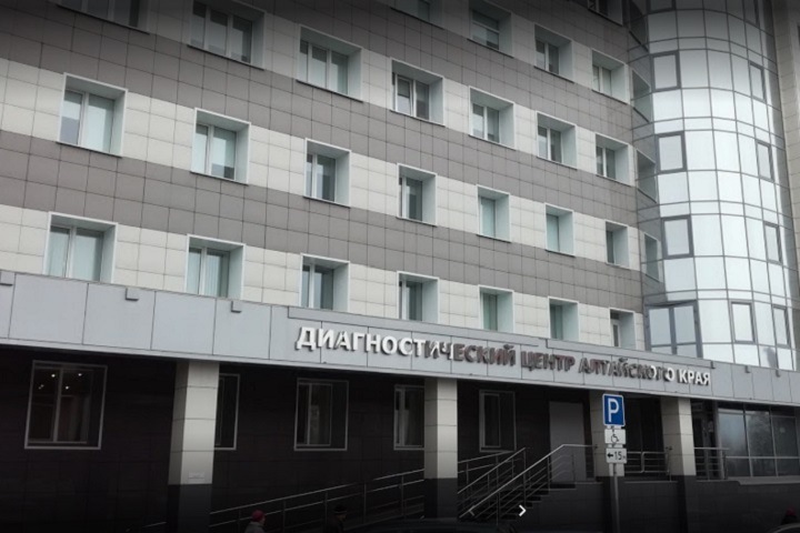 Главврач заработала 1,7 млн рублей в алтайском медцентре, где не платили зарплату врачам