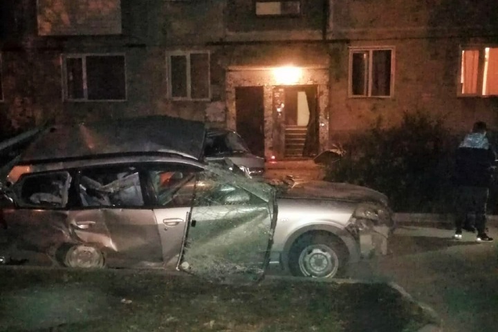 Пассажир врезавшейся в дом машины погиб в Пашино