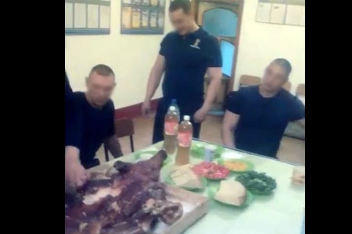 СК начал проверку видео о вечеринке в кузбасской колонии