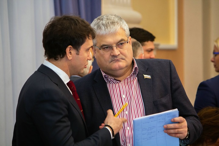 Экзит-полл показал победу Илюхина и поражение Жирнова в Новосибирске