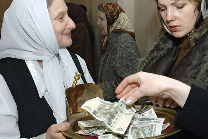 Прислужника красноярского храма подозревают в краже пожертвований прихожан