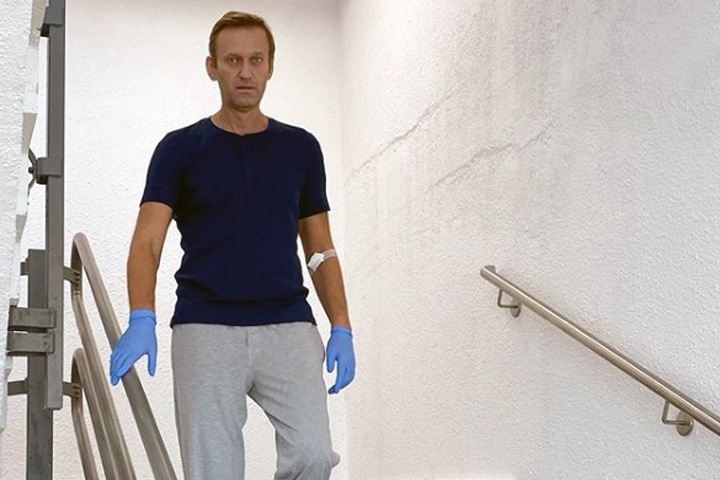 Навального выписали из стационара берлинской клиники