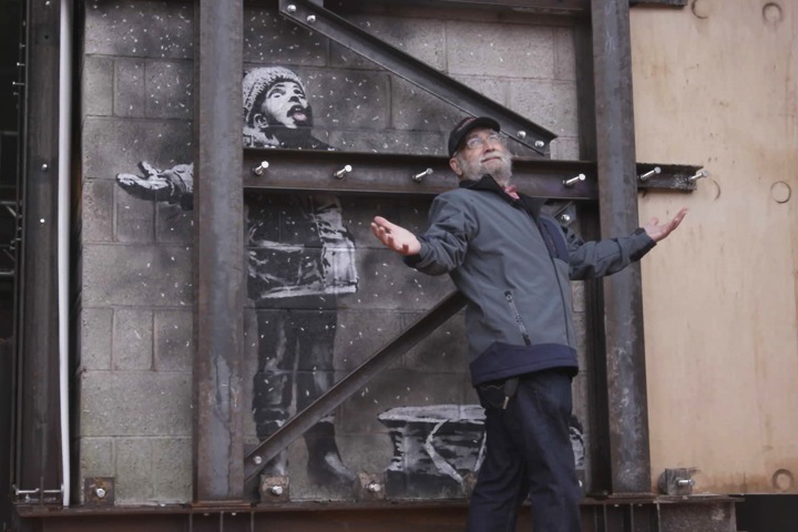 Фильмы о Робин Гуде уличного искусства и о меме как символе ненависти покажут в Новосибирске