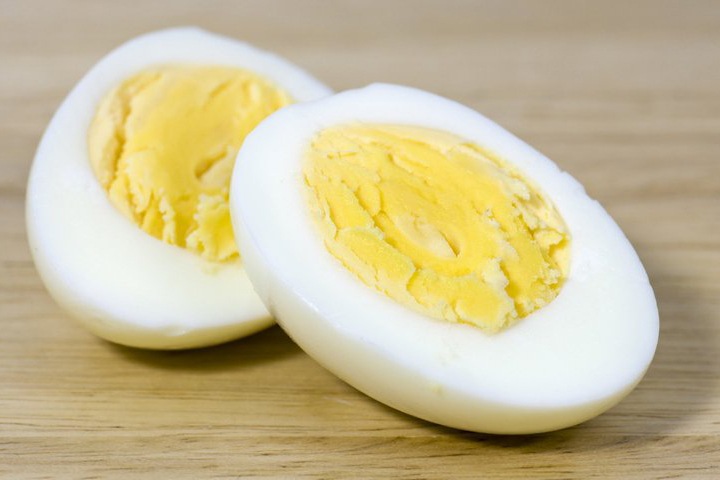 Главный онколог Алтая посоветовал варить яйца вкрутую