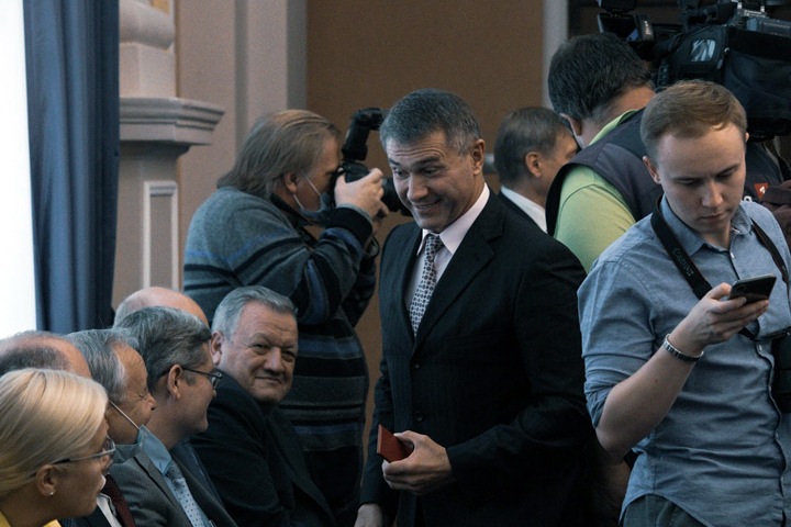 Дело о лишении Яковенко мандата в горсовете Новосибирска. Единоросса вызвали в суд