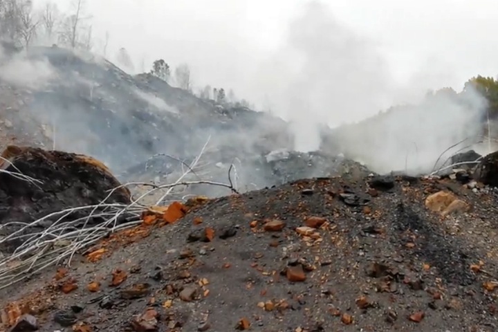 «Натуральный ад»: тулеевский отвал вновь дымит под Новокузнецком (видео)