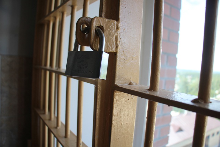 Трех заключенных из Красноярска осудили за терроризм