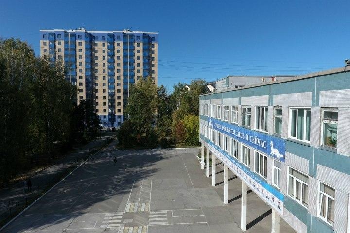 Класс новосибирской гимназии решили не закрывать из-за возможного COVID-19