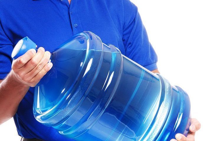 Питьевая вода с доставкой на дом как оптимальный выбор