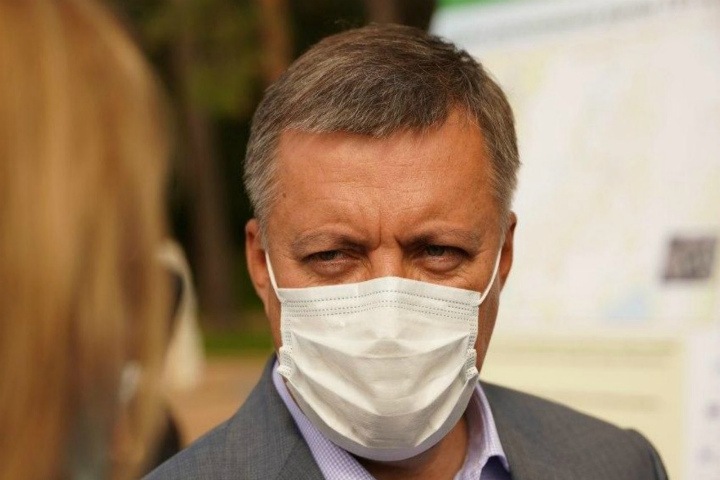 Заразившегося коронавирусом иркутского губернатора госпитализировали