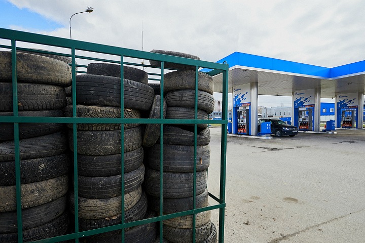Новосибирским автомобилистам предложили сдать старые шины на переработку