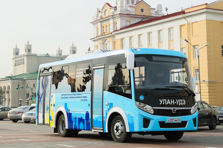 Еще один автобус с цитатами Путина заглох в Улан-Удэ