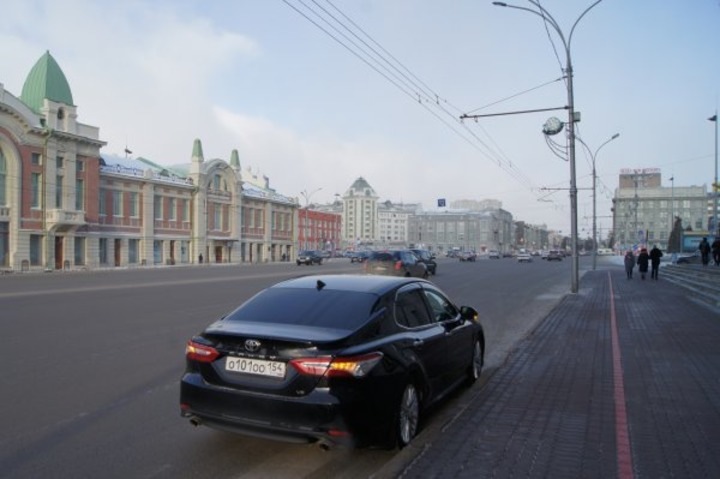 Депутаты обнаружили подозрительные схемы продаж машин мэрии Новосибирска