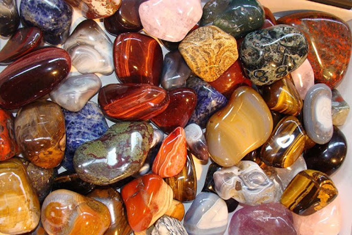 Квартиру с «положительно заряженным камнем» продают в Кемерове