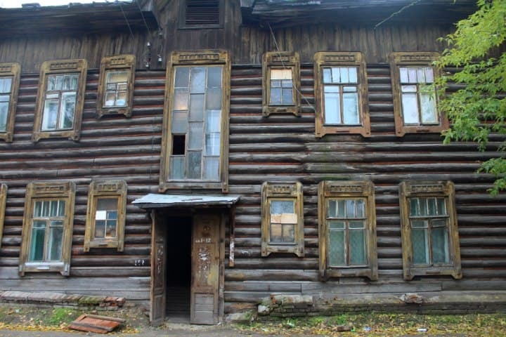 Новосибирский депутат: «Ветхое жилье будем такими темпами расселять до 2064 года»
