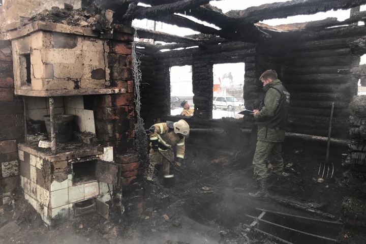 Четыре человека погибли при пожаре под Новосибирском