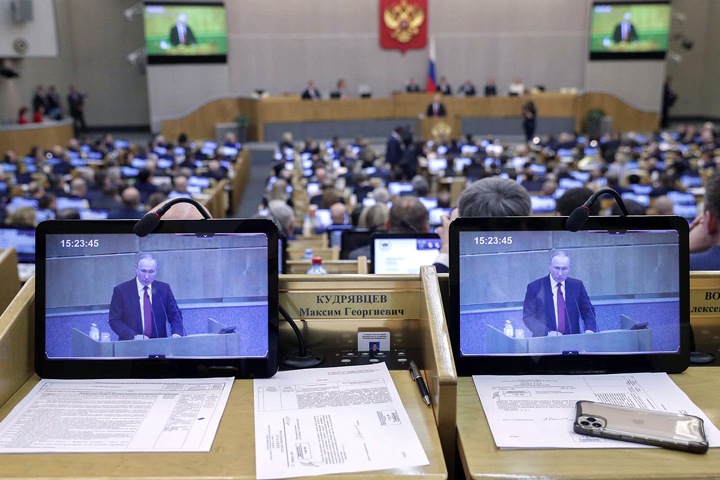 Сибирские депутаты от «ЕР», ЛДПР и «СР» разрешили Путину нарушать закон после отставки