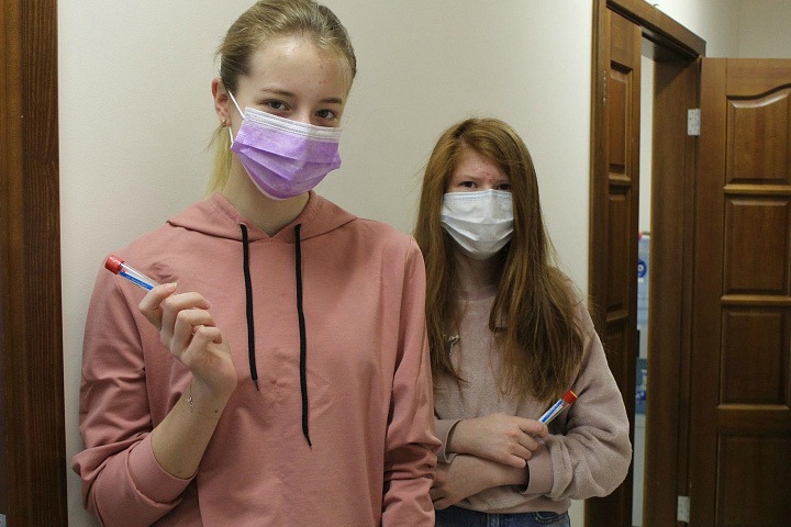 Половина учеников физматшколы НГУ получили иммунитет к коронавирусу