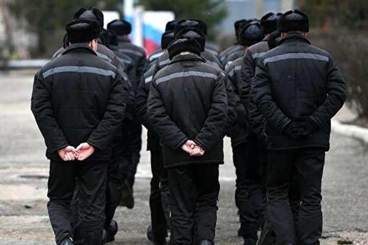 Новосибирская прокуратура опротестовала требование ФСИН о положении рук за спиной у осужденных
