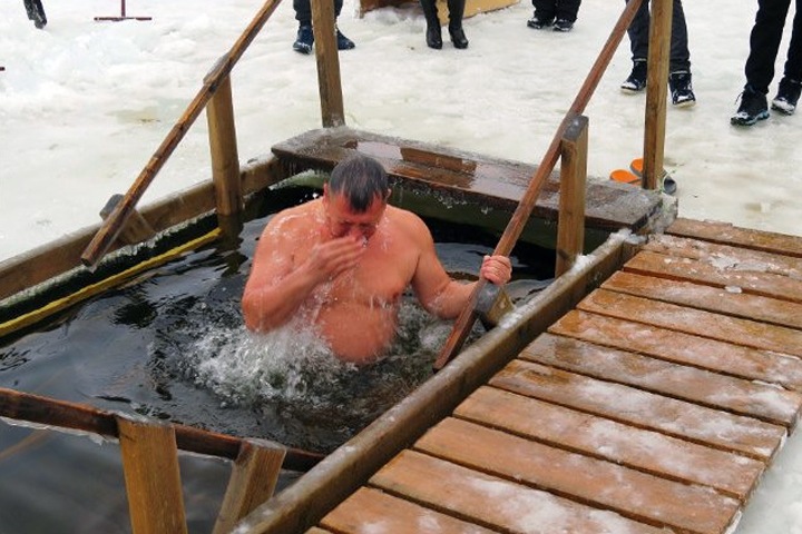 Новосибирское правительство попросило воздержаться от крещенских купаний