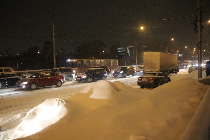 Новосибирску не хватает больше половины машин для уборки снега