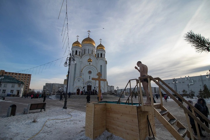Казакам поручили охранять купели от верующих в Красноярском крае