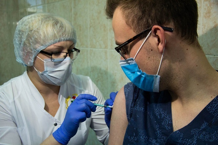«Запишем вас на март»: как началась «массовая» вакцинация от коронавируса в Новосибирске