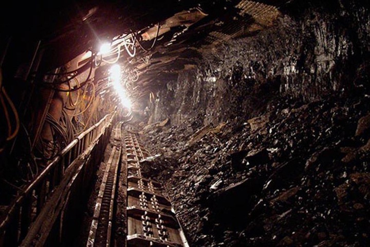 Два горняка погибли из-за обрушения породы в кузбасской шахте