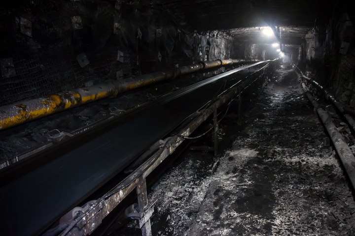 Найден третий погибший при обрушении шахты в Кузбассе