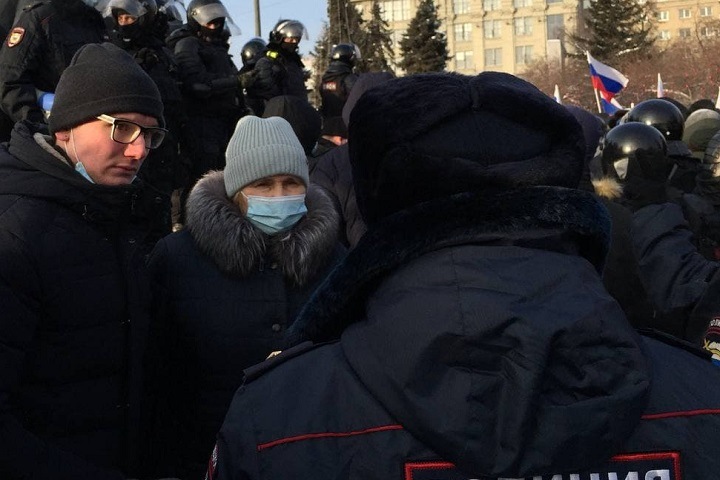 Госканал без ссылки на источники заявил о привлечении школьников на акцию в поддержку Навального в Новосибирске