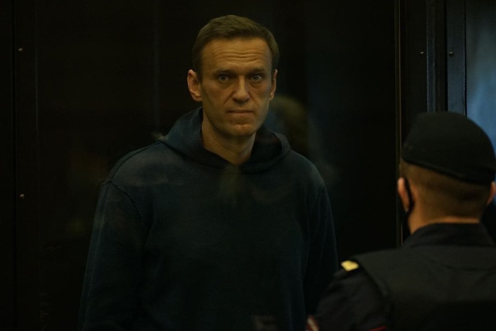 Алексея Навального отправляют в колонию: «Это демонстрация слабости»