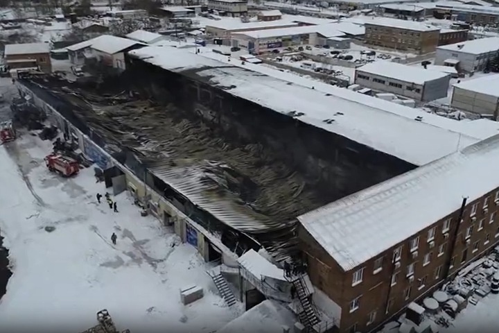 Двое работников склада автозапчастей в Красноярске задержаны после смертельного пожара