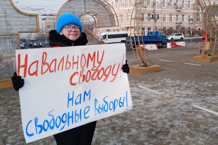 СК прокомментировал отмену решения об отказе разбираться в отравлении Навального