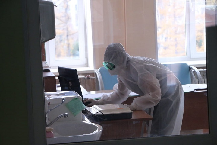 Семеро новосибирцев скончались от коронавируса за сутки
