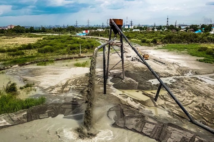 Разработчик новосибирского месторождения песка Кучино не будет судиться с защитниками болота