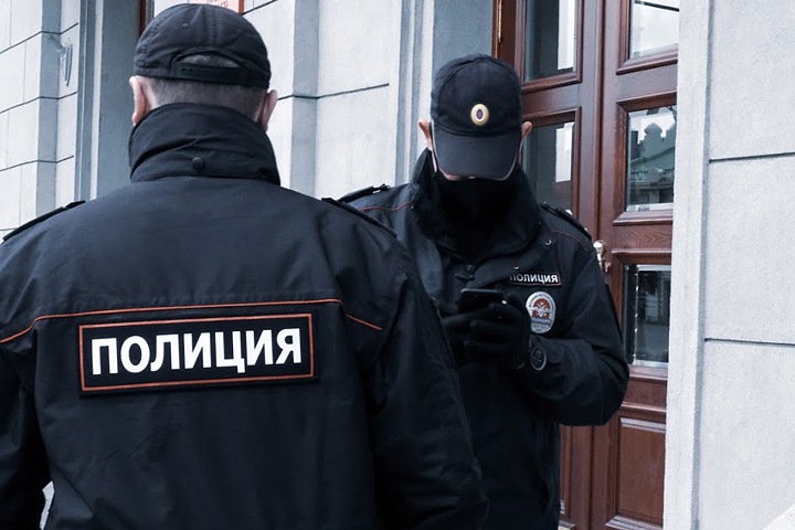 Шпионивший для бизнесмена новосибирский полицейский давал показания в его пользу, несмотря на запрет суда