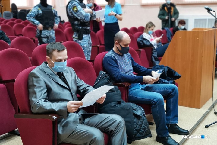 Суд вернул прокуратуре дело кемеровских полицейских, не приехавших по вызову об убийстве студентки