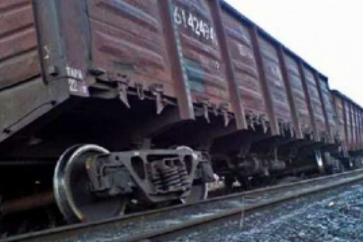 Движение поездов на месте схода с рельсов вагонов с углем в Забайкалье частично восстановлено