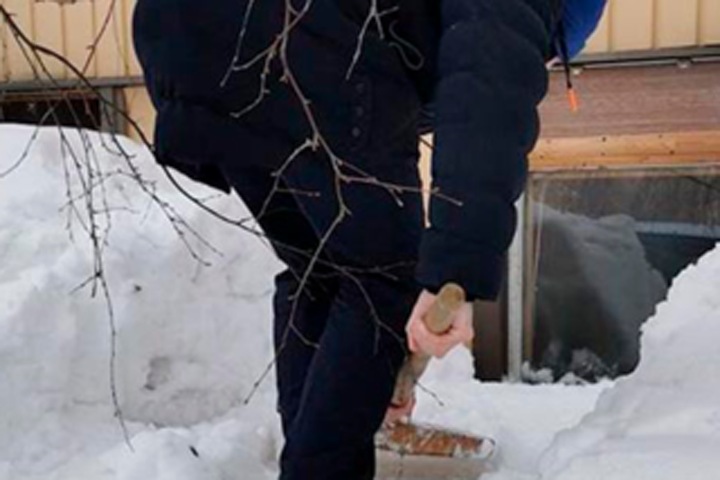 Жители новосибирского села пять дней не могли выйти на улицу из-за выпавшего снега