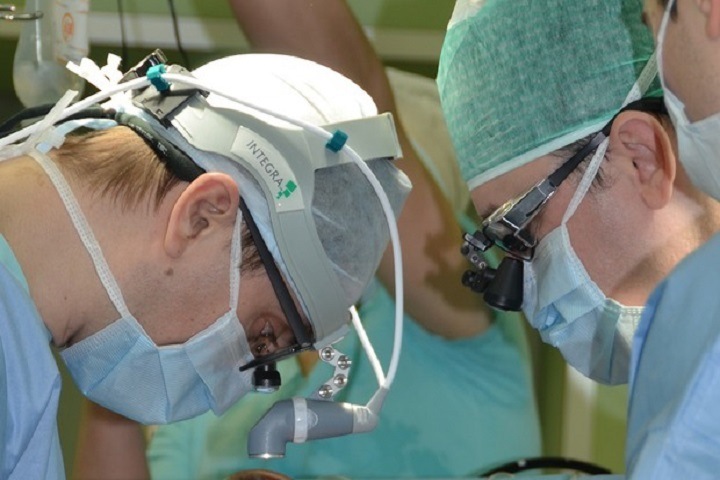 Младенцу с редкой аномалией аорты сделали операцию в Новосибирске
