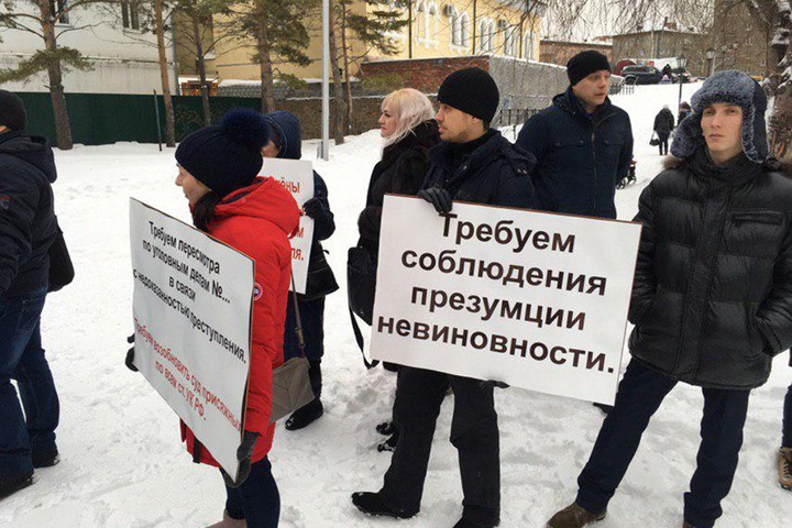 Сибирский депутат Госдумы предложил обсудить запрет на общение осужденных со СМИ