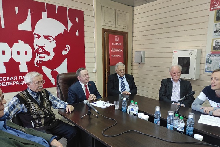 Новосибирские коммунисты рассказали об «огромной организующей роли» КПСС в полете Гагарина