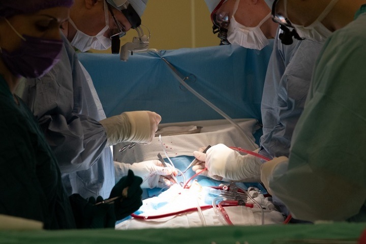 Красноярские врачи прооперировали девочку со сложнейшим пороком сердца