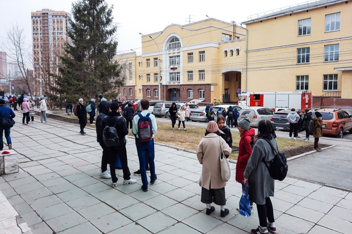 Школу эвакуировали в Новосибирске