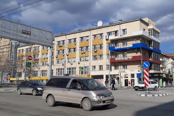Здание-образец конструктивизма продается в Новосибирске за 450 млн рублей