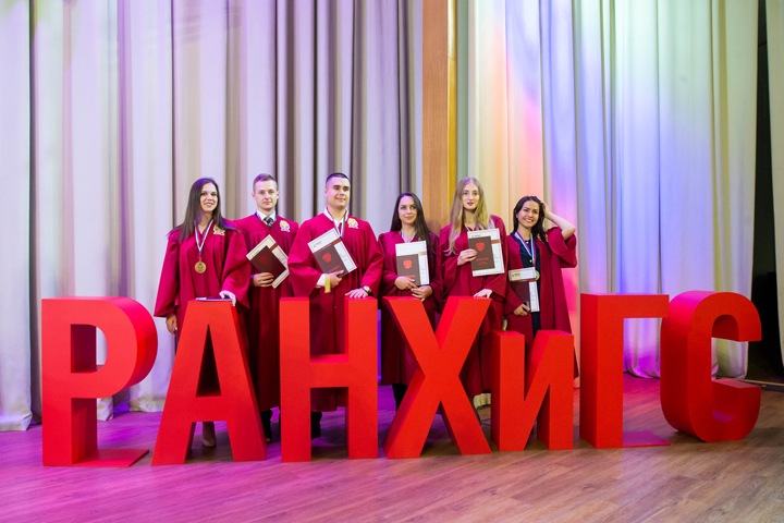Студенты Сибирского института управления пожаловались на давление руководства после их письма Путину