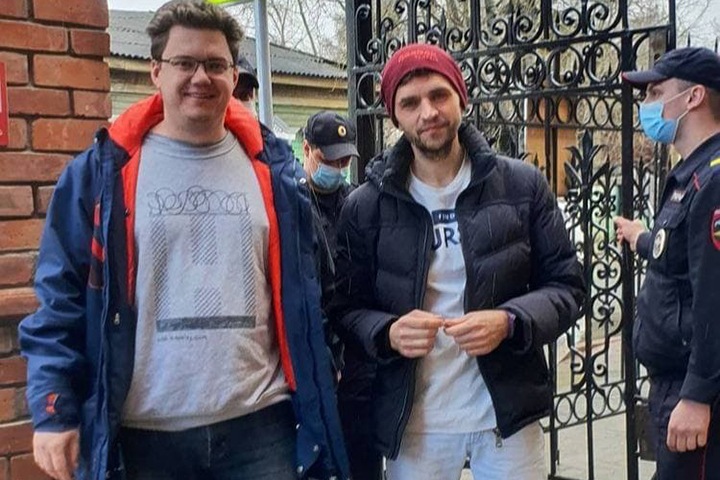 Помощнику томского депутата сократили арест за митинг в поддержку Навального