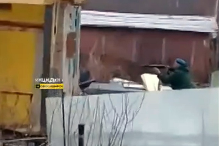 «Полковника ФСБ» обвинили в стрельбе по людям под Новосибирском