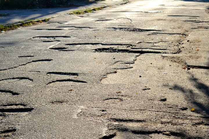 Локоть: город не может поддерживать дороги в нормативном состоянии